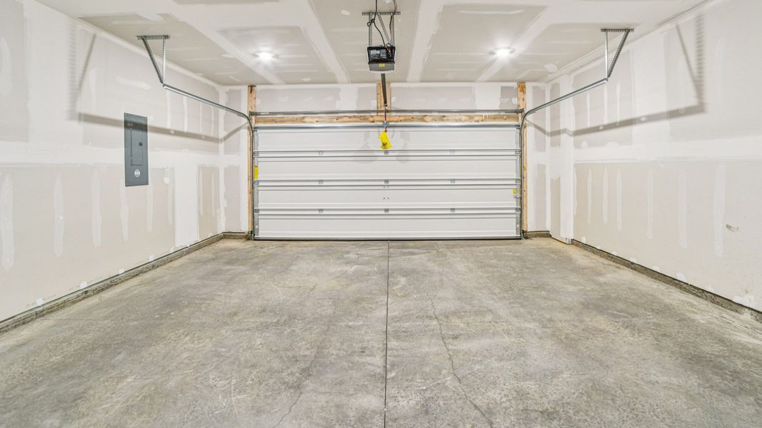 Representative unfurnished interior of a home built from the Craig by D.R. Horton in The Hideaway at Fox Meadows, Bluff City (Image 26).