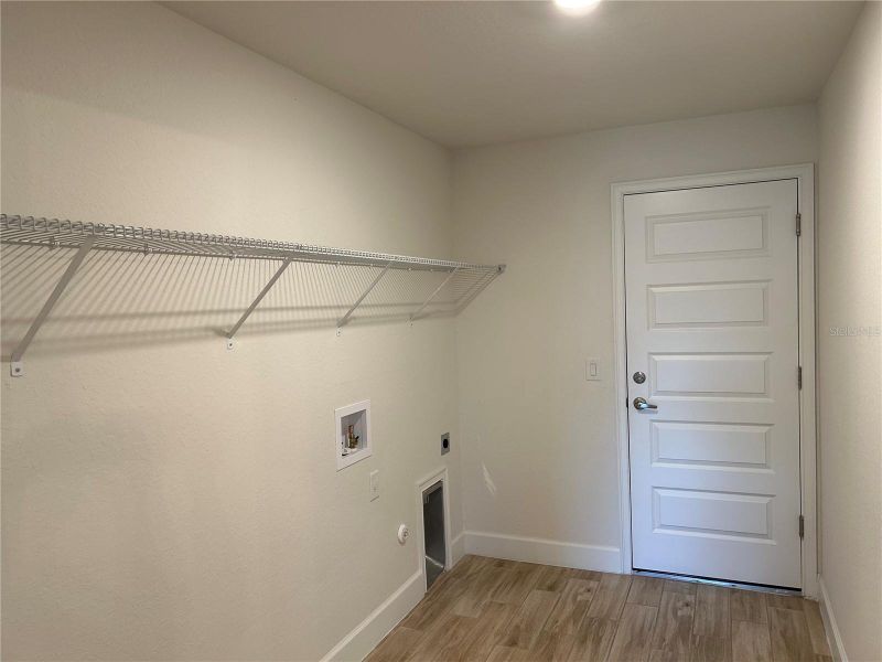 Image 24 of a home in Venice.