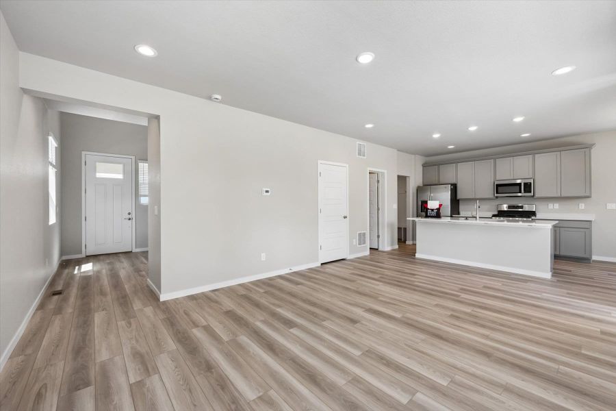 Spacious, unfurnished interior of a new home in Buffalo Highlands – Commerce City, Commerce City (Image 13).