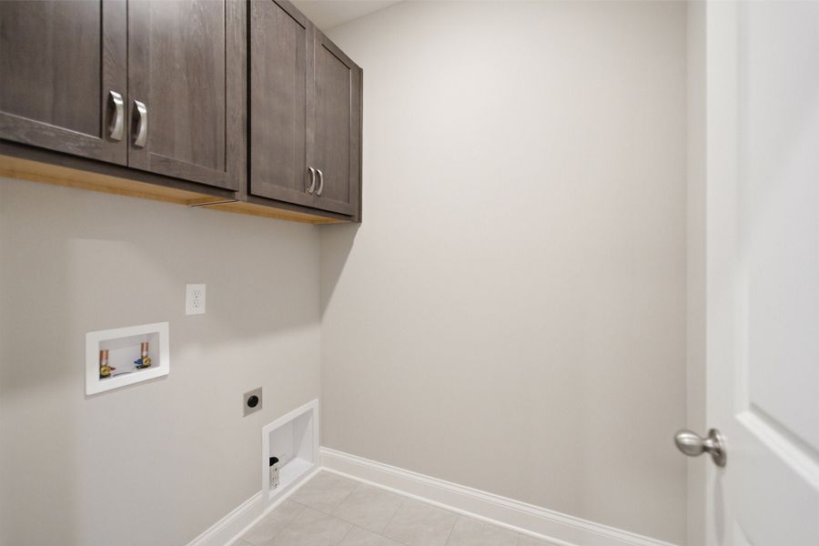 Spacious, unfurnished interior of a new home in The Retreat at Norman Farm, Hendersonville (Image 21).