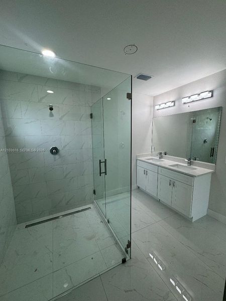 Image 12 of a home in .