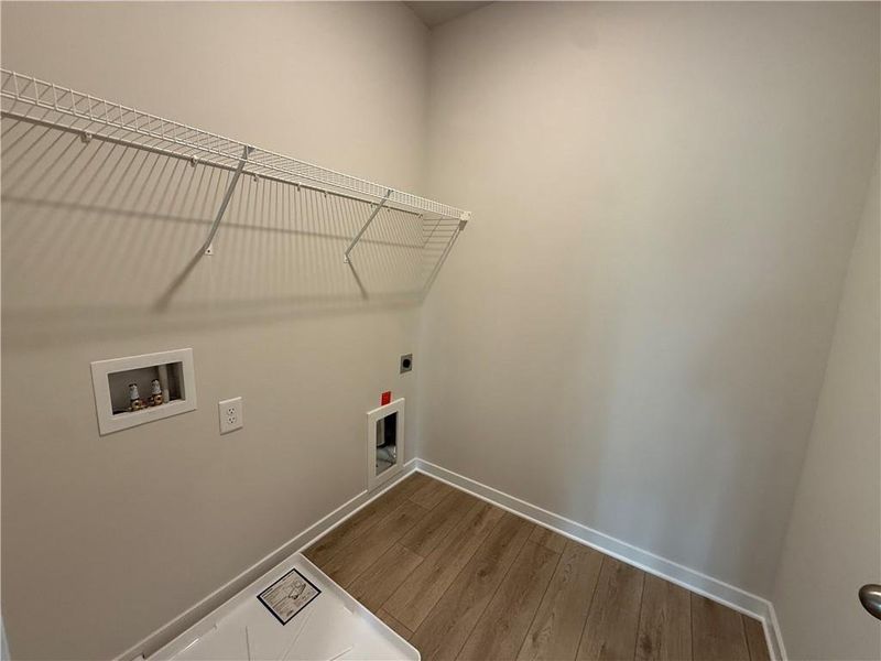 Spacious, unfurnished interior of a new home in Ponderosa Farms Estates, Gainesville (Image 23).