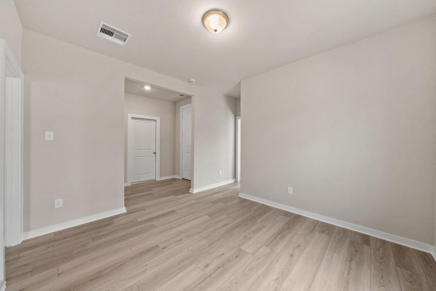 Spacious, unfurnished interior of a new home in Windrose Green 50', Angleton (Image 24).