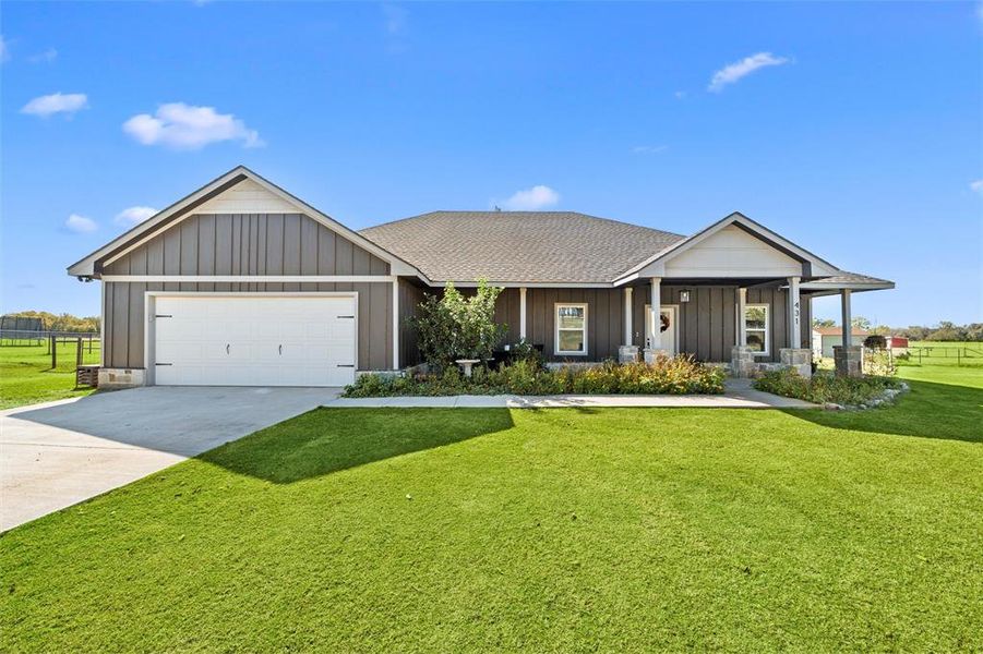 Front exterior of a new home in , Weatherford, TX, highlighting curb appeal (Image 2). Front exterior of a new home in , Weatherford, TX, highlighting curb appeal (Image 2).