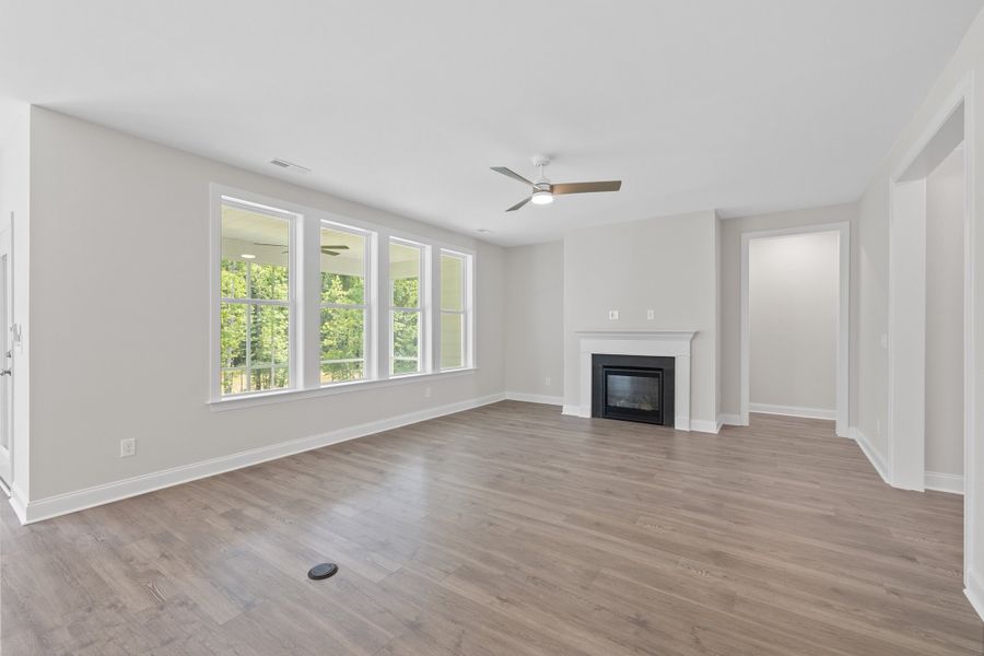 Representative unfurnished interior of a home built from the The Chandler by RobuckHomes in Baylee Ridge, Selma (Image 145).