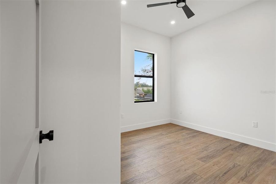 Spacious, unfurnished interior of a new home in , Tampa (Image 49).
