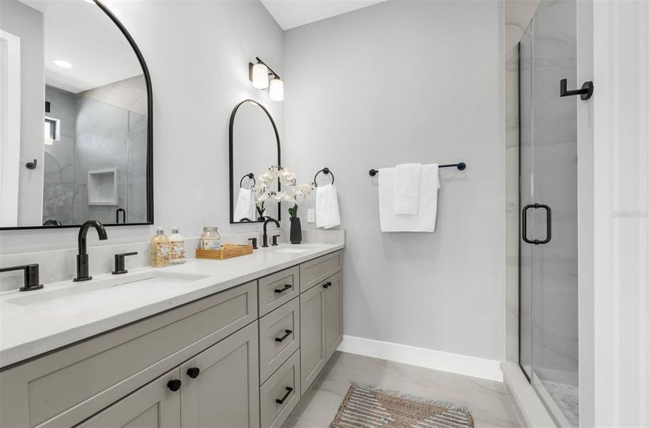 Furnished interior view inside a new home in , Orlando (Image 35).