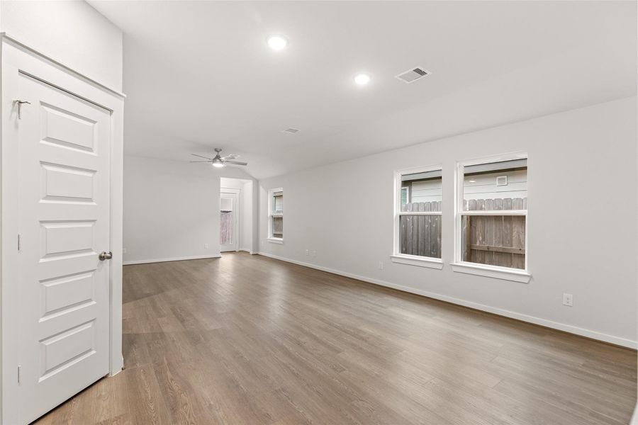 Spacious, unfurnished interior of a new home in Colony at Pinehurst, Pinehurst (Image 22).