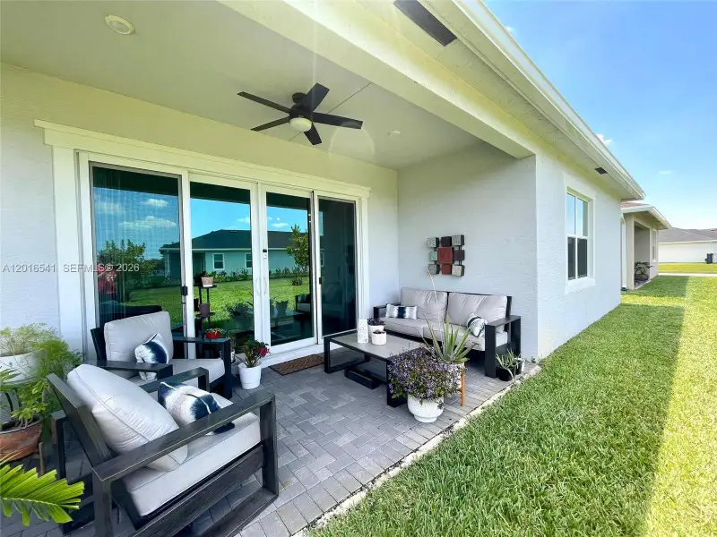 Exterior details and patio area of a home in , Port St. Lucie (Image 4).