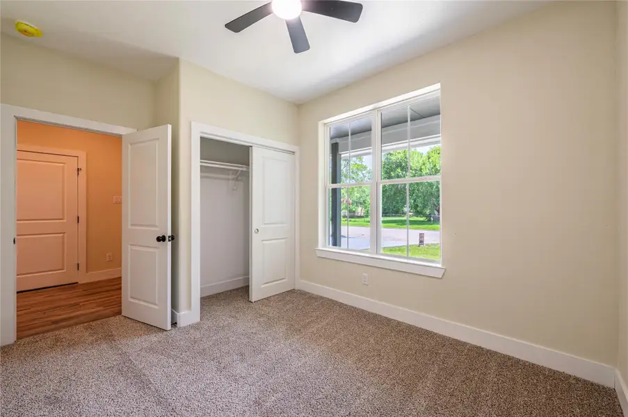 Spacious, unfurnished interior of a new home in , Texas City (Image 22).