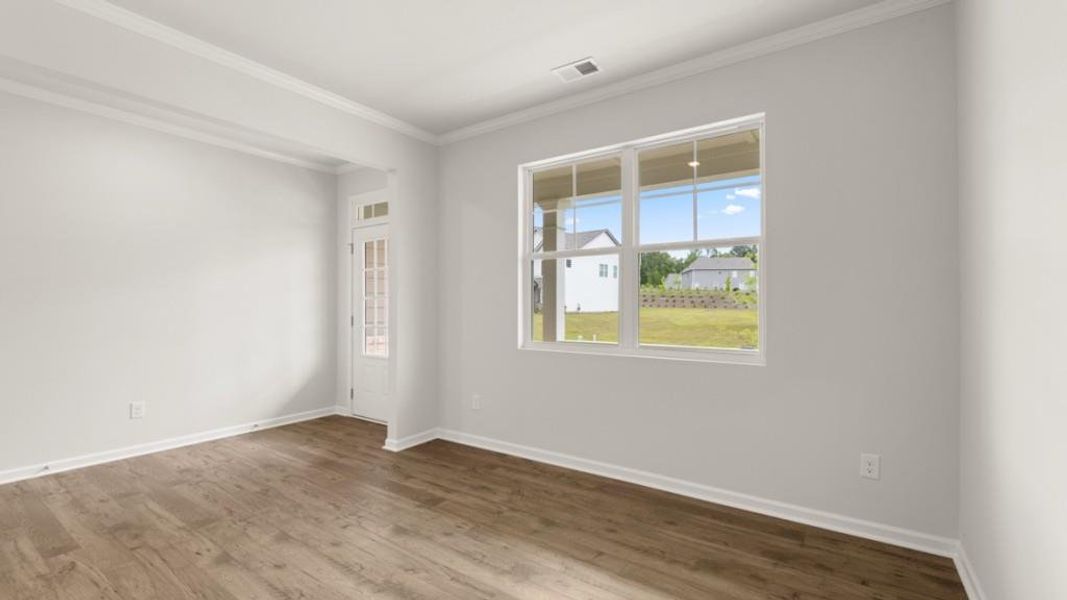 Spacious, unfurnished interior of a new home in Thompson Ridge, Dallas (Image 16).