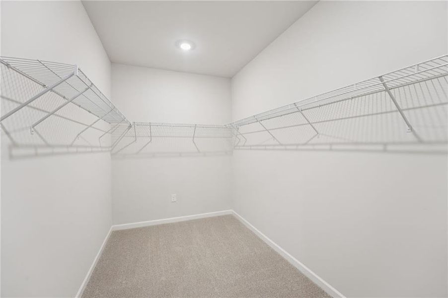 Spacious, unfurnished interior of a new home in Westmont Preserve, Powder Springs (Image 21).