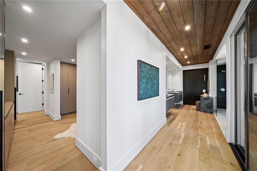 Spacious, unfurnished interior of a new home in , Atlanta (Image 24).