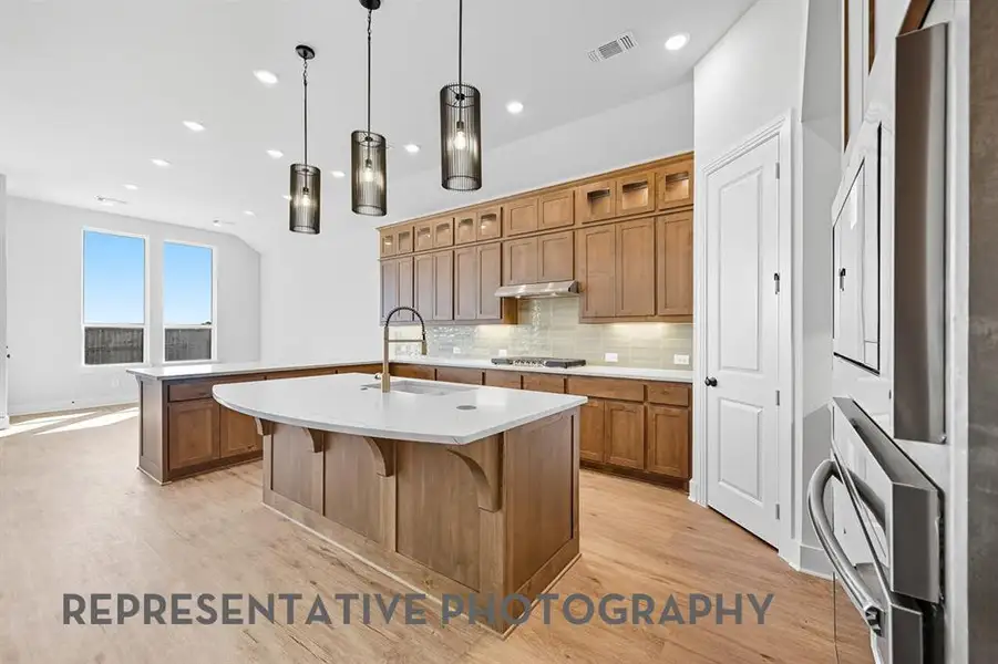 Furnished interior view inside a new home in Canyon Creek Estates, Sherman (Image 7).