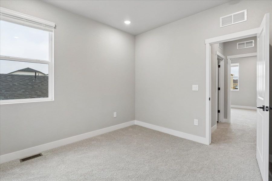 Spacious, unfurnished interior of a new home in Aspen Meadows, Colorado Springs (Image 31). Spacious, unfurnished interior of a new home in Aspen Meadows, Colorado Springs (Image 31).