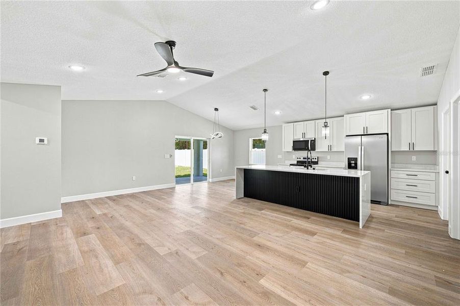 Spacious, unfurnished interior of a new home in , Ocala (Image 26).