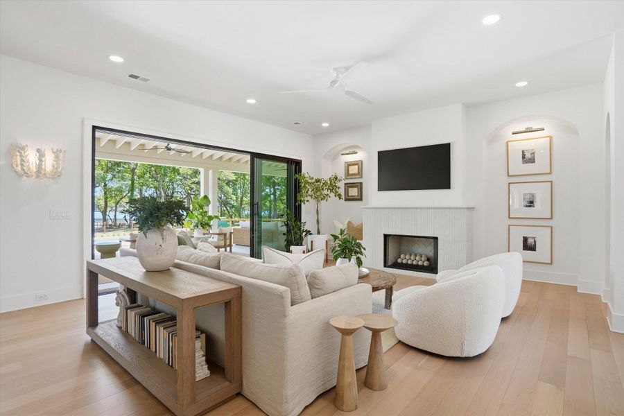 Furnished interior view inside a new home in , Wadmalaw Island (Image 54).
