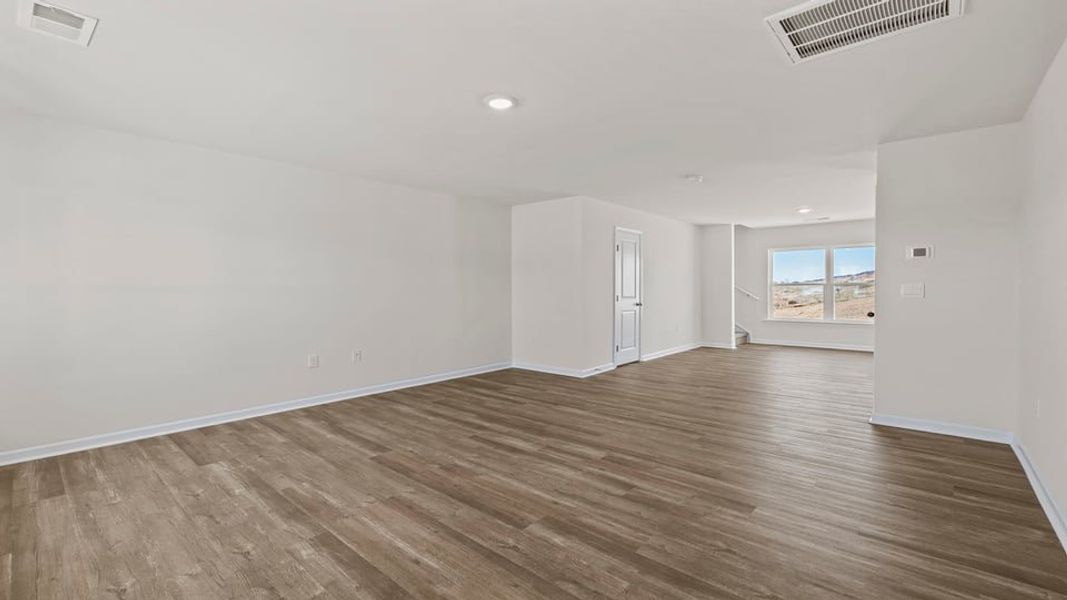 Spacious, unfurnished interior of a new home in Baxter Village, Boiling Springs (Image 17).