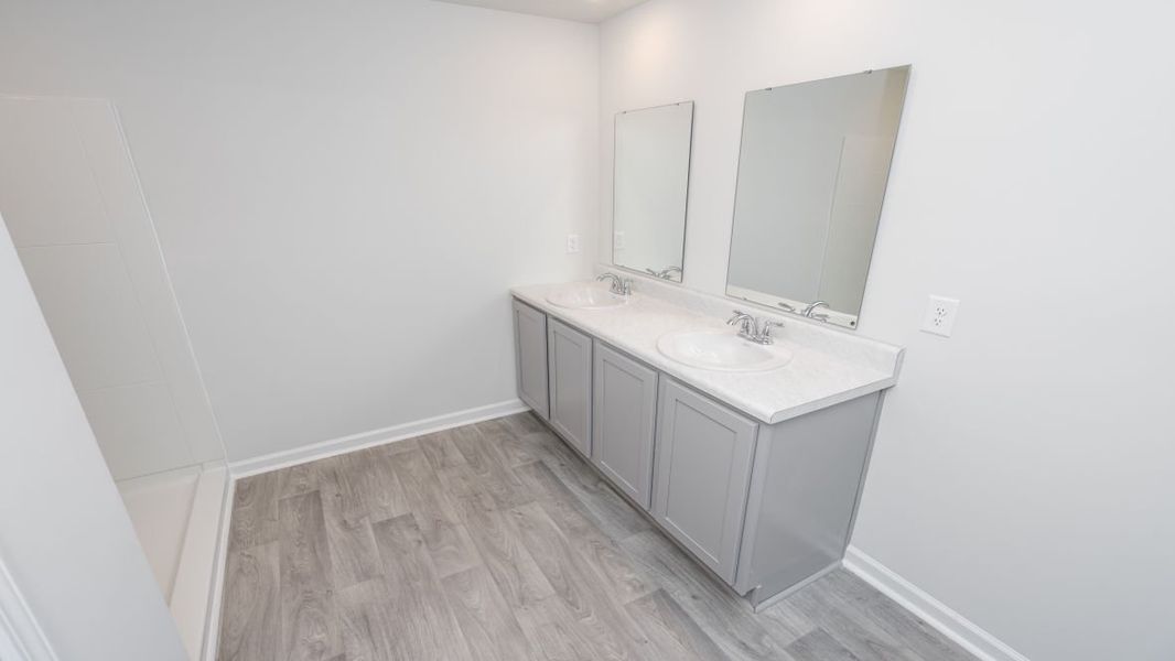 Representative unfurnished interior of a home built from the ARIA by D.R. Horton in Stanbury Creek, Supply (Image 28).
