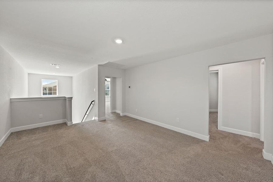 Spacious, unfurnished interior of a new home in Princeton Heights, Princeton (Image 5).