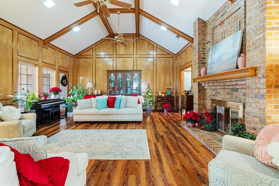 Furnished interior view inside a new home in , Paris (Image 5). Furnished interior view inside a new home in , Paris (Image 5).