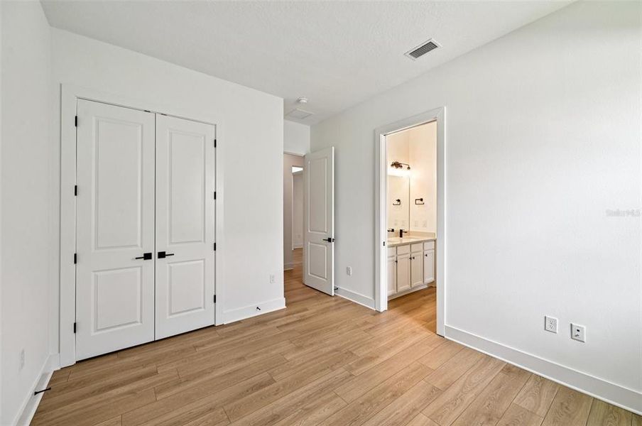 Spacious, unfurnished interior of a new home in Biscayne Landing at Seaire, Parrish (Image 40).