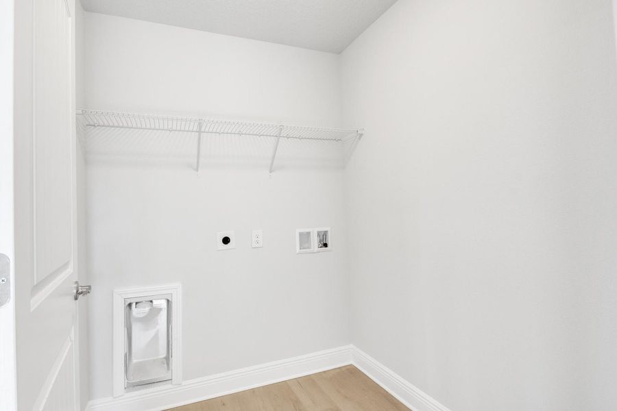 Representative unfurnished interior of a home built from the Plan 1817 by Adams Homes in Pine Top, Cantonment (Image 21).