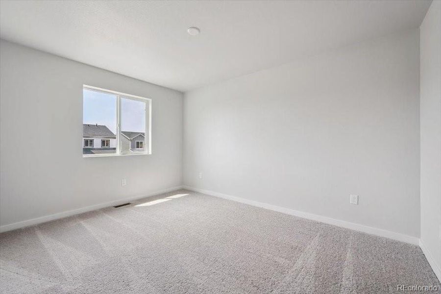 Spacious, unfurnished interior of a new home in Farmlore, Brighton (Image 20).