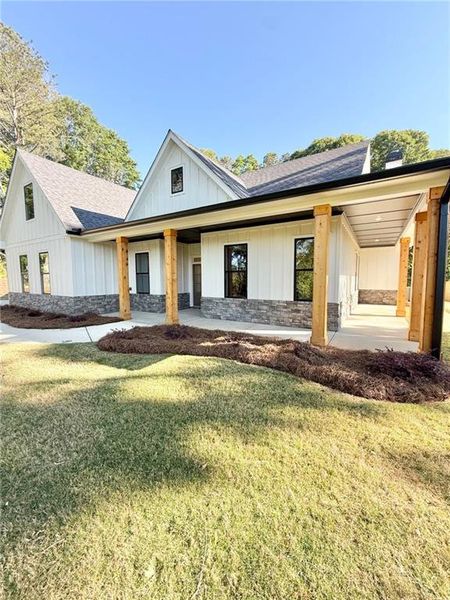 Exterior details and patio area of a home in , Dallas (Image 21).