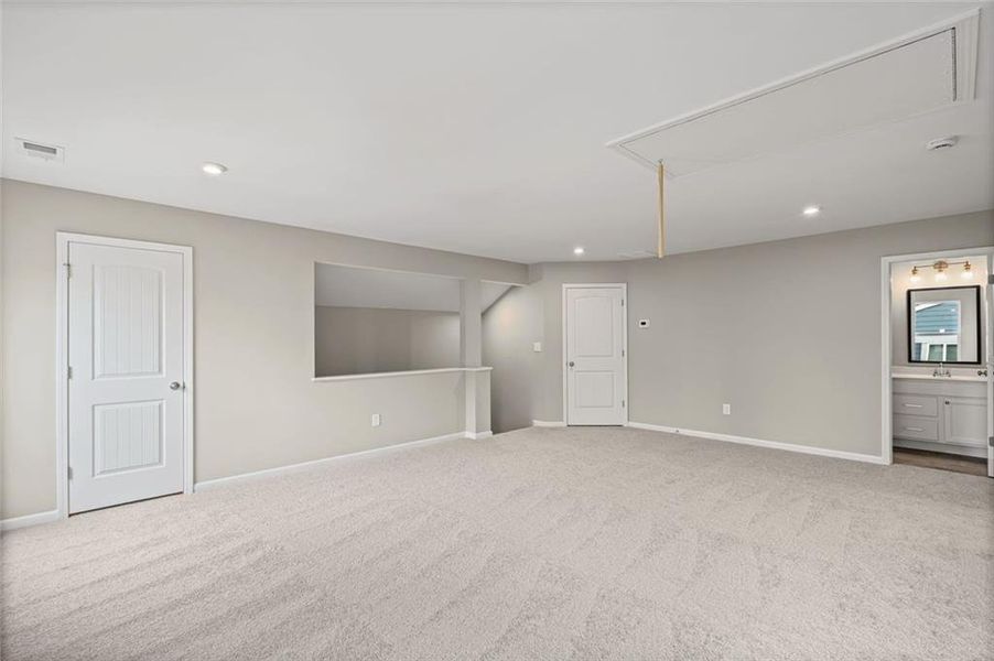 Spacious, unfurnished interior of a new home in Villas at Gold Creek, Dawsonville (Image 29).