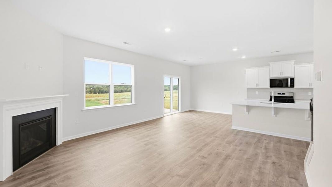 Spacious, unfurnished interior of a new home in Baxter Village, Boiling Springs (Image 17).