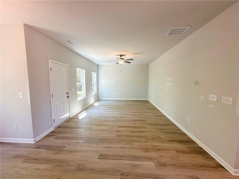 Spacious, unfurnished interior of a new home in , Dallas (Image 16).