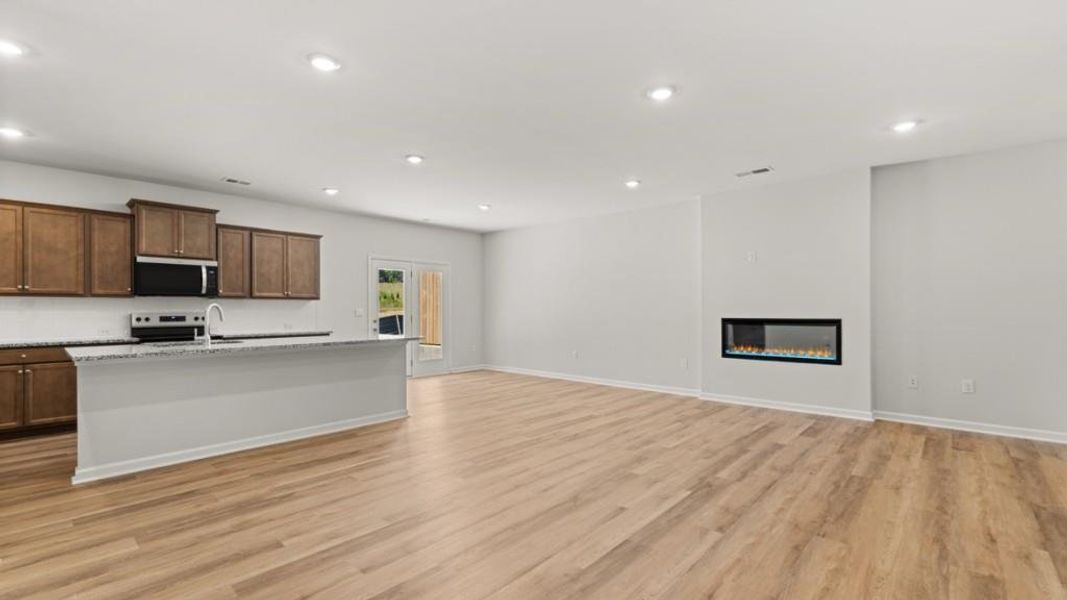 Spacious, unfurnished interior of a new home in Village at Pine Valley, Gainesville (Image 14).