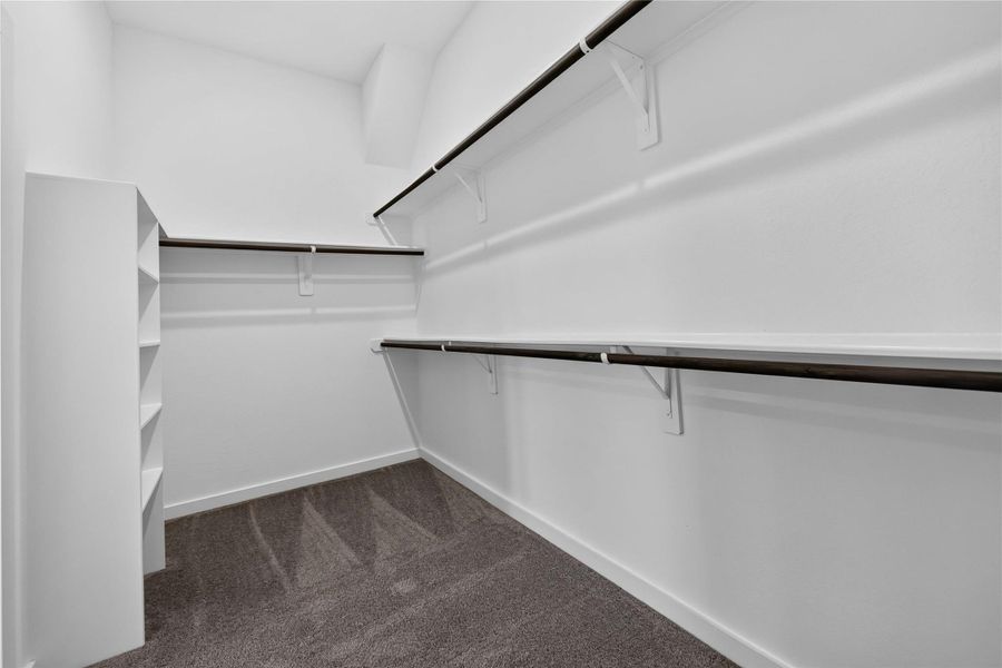 Spacious, unfurnished interior of a new home in La Segarra 40', Brookshire (Image 13).