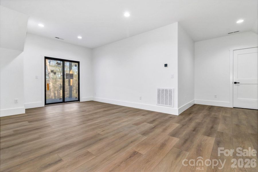 Spacious, unfurnished interior of a new home in , Mills River (Image 38).