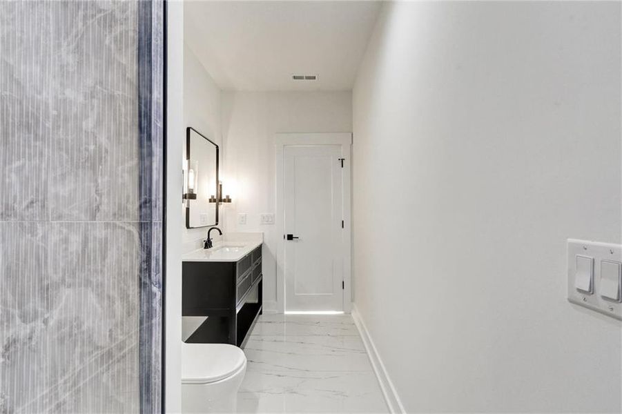 Furnished interior view inside a new home in , Gainesville (Image 7).