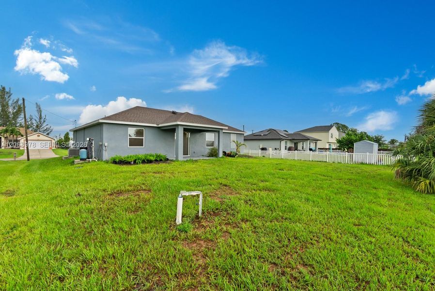 Exterior details and patio area of a home in , Cape Coral (Image 20).
