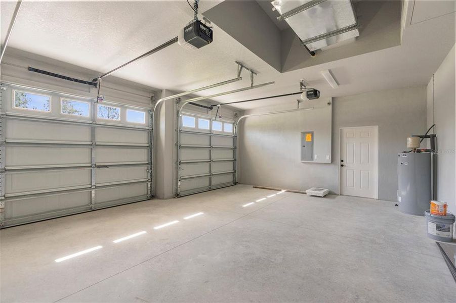 Spacious, unfurnished interior of a new home in , Weeki Wachee (Image 22).