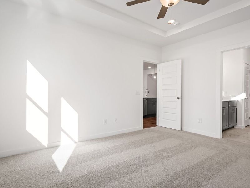 Spacious, unfurnished interior of a new home in Sage Farms, White House (Image 36).