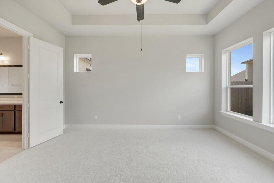 Spacious, unfurnished interior of a new home in Brookewater - Ascent Collection, Rosenberg (Image 18).