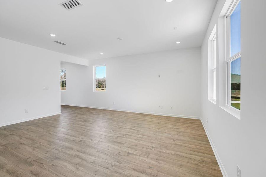 Spacious, unfurnished interior of a new home in Windance Lake, Loganville (Image 17).