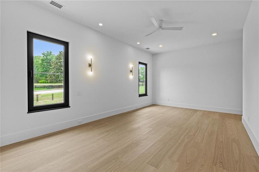 Spacious, unfurnished interior of a new home in , Sugar Hill (Image 75).