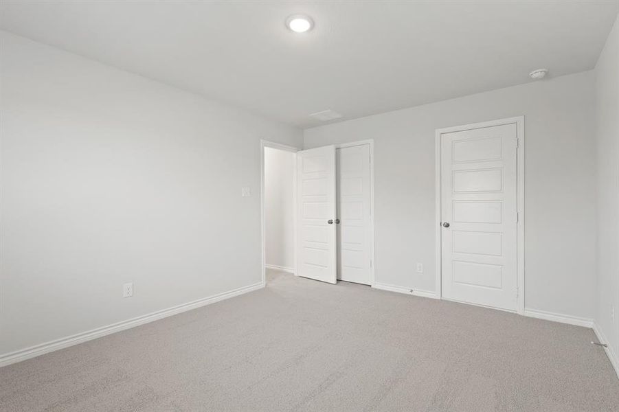 Spacious, unfurnished interior of a new home in Retreat at Fossil Creek, Fort Worth (Image 17). Spacious, unfurnished interior of a new home in Retreat at Fossil Creek, Fort Worth (Image 17).