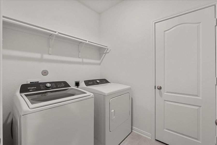 Furnished interior view inside a new home in , Alvin (Image 26).