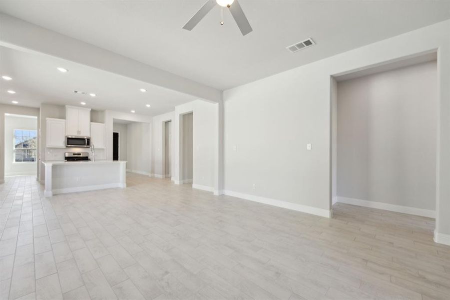 Spacious, unfurnished interior of a new home in Sicily, Princeton (Image 13).