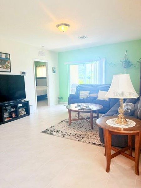 Furnished interior view inside a new home in , Winter Haven (Image 11).