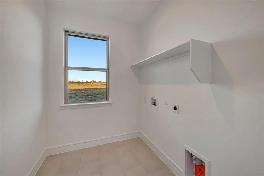 Spacious, unfurnished interior of a new home in Timberbrook, Justin (Image 23). Spacious, unfurnished interior of a new home in Timberbrook, Justin (Image 23).