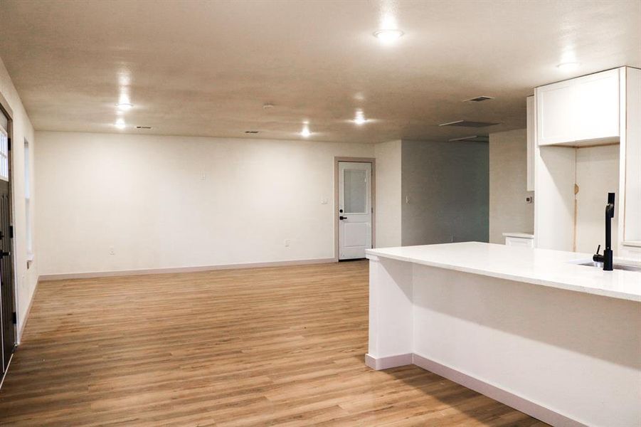 Spacious, unfurnished interior of a new home in , Midlothian (Image 14).