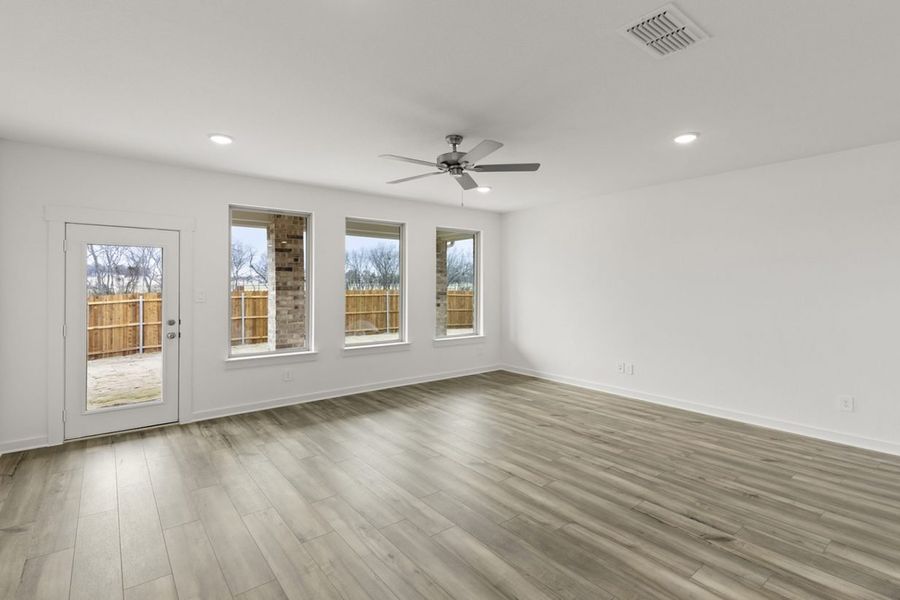 Representative unfurnished interior of a home built from the Olive III Katy Lakes 50s by Brohn Homes in Katy Lakes, Katy (Image 11).