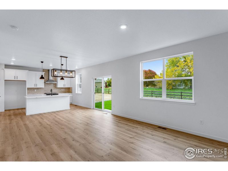 Spacious, unfurnished interior of a new home in Hansen Farm, Fort Collins (Image 29).